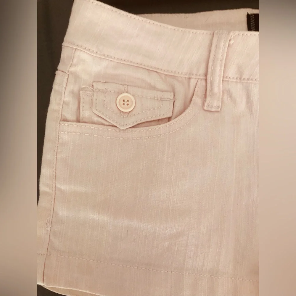 90’s NWT YMI light pink shorts. Size 5, fit like 3 imo, stretchy, textured. - Picture 6 of 6